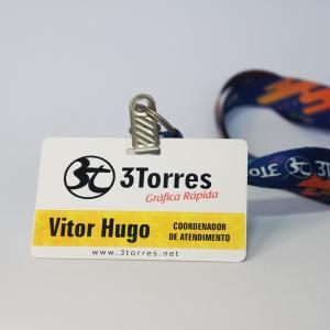 Crachá em PVC PVC de 0,76 mm | 5,4 x 8,6 cm | 4x0 cores ou 4x4 cores |  Cantos Arredondados Cordão não incluso